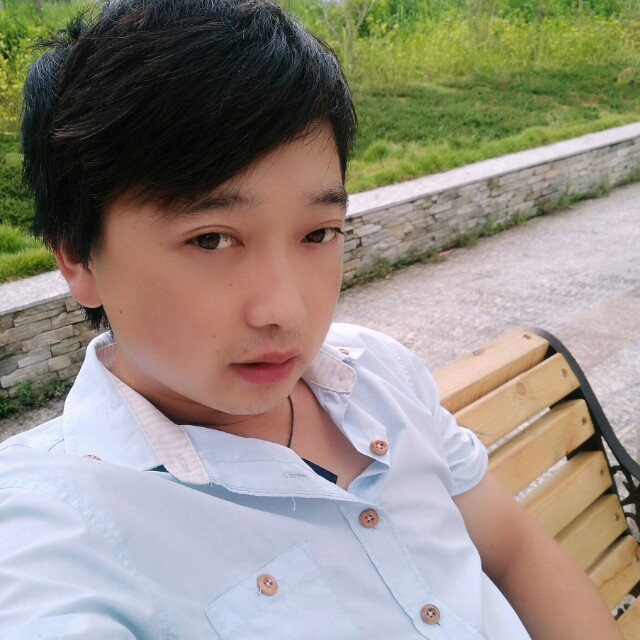 虚拟向睫毛膏的照片