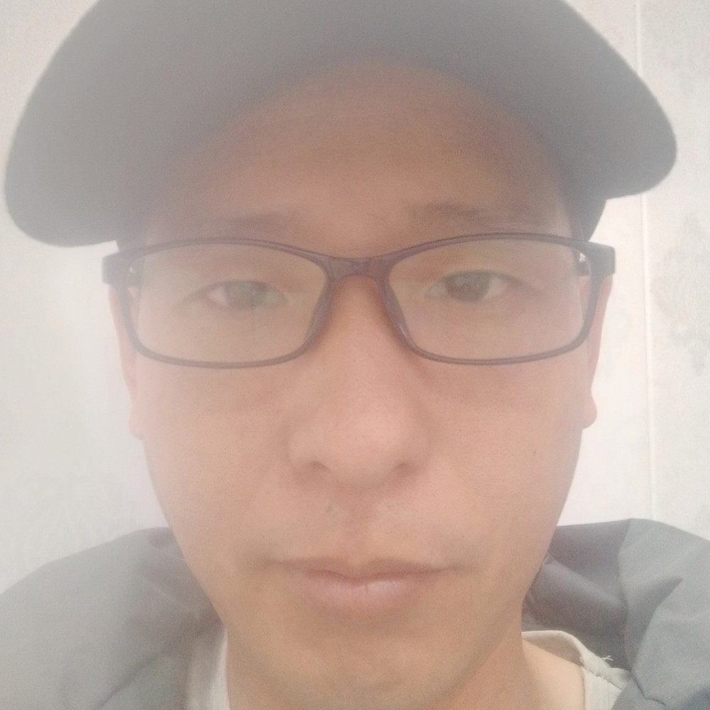 板凳迎酷酷的照片