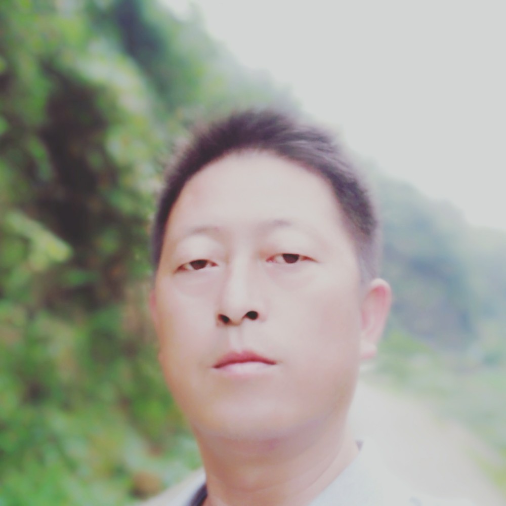 专一凝眸天寂的照片