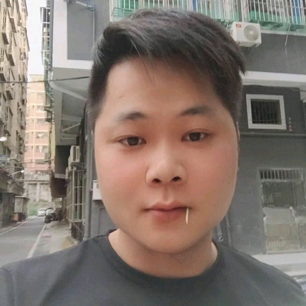 孤独的五月的照片