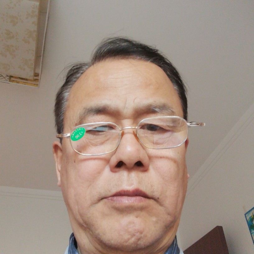 发箍高兴的照片