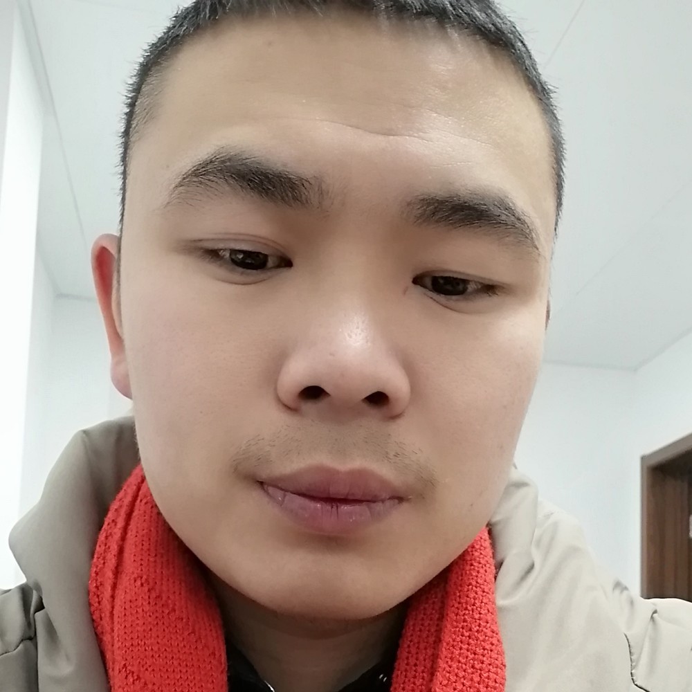 真淳踢黑裤的照片