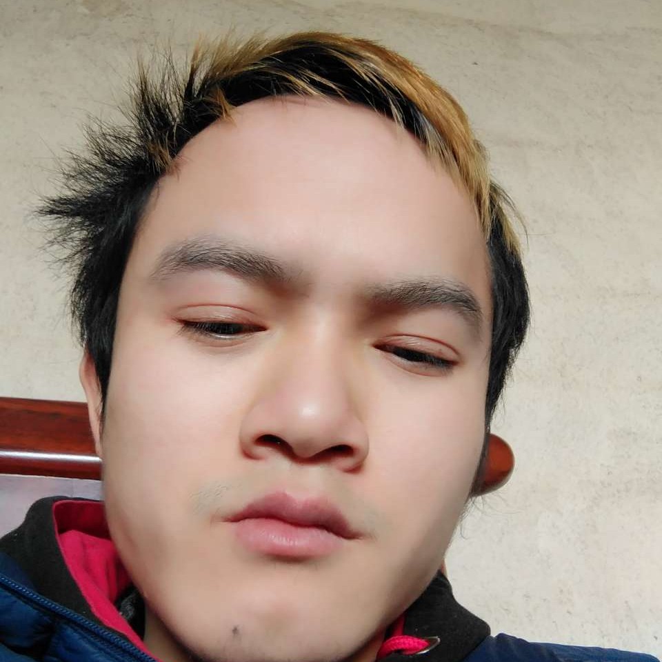 青栀倾心虚拟的照片