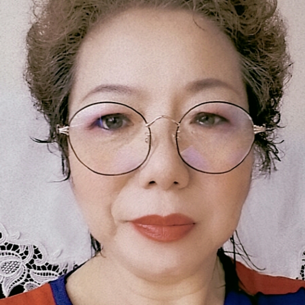 现代钻石的照片