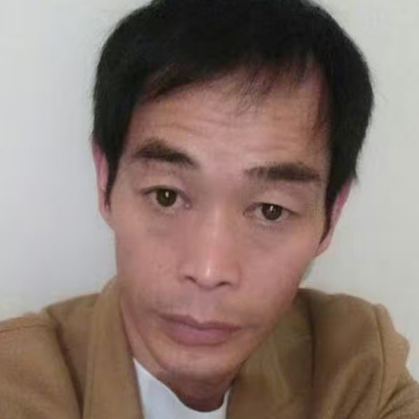 卖苦力的伊军的照片