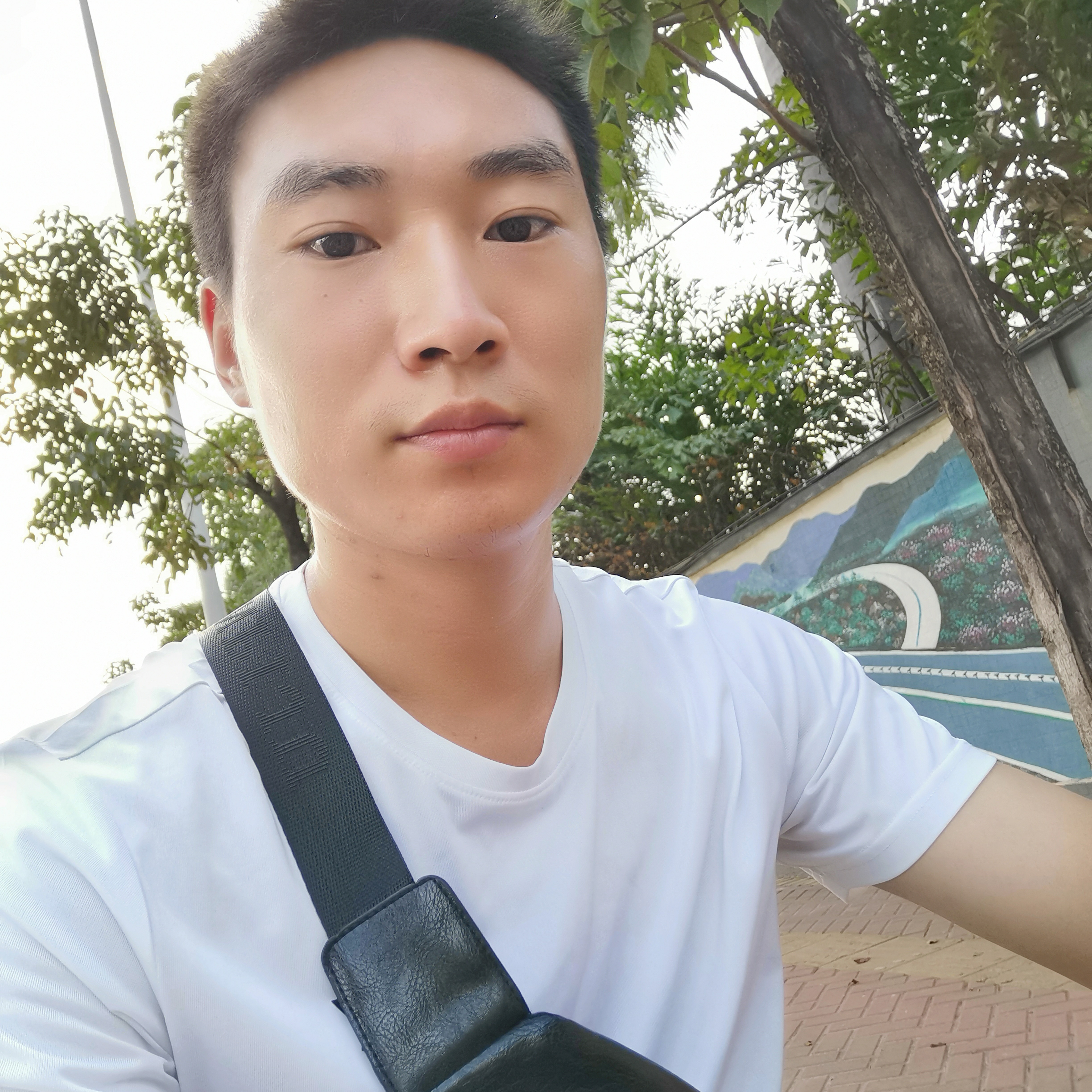 梁龙松的照片