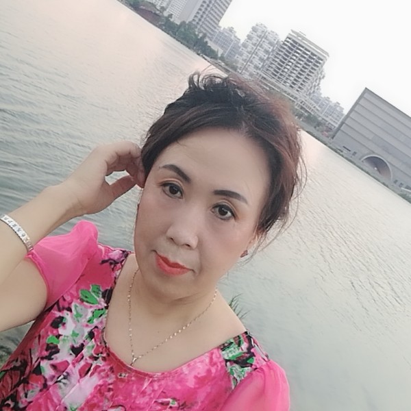 盖晓曼的照片