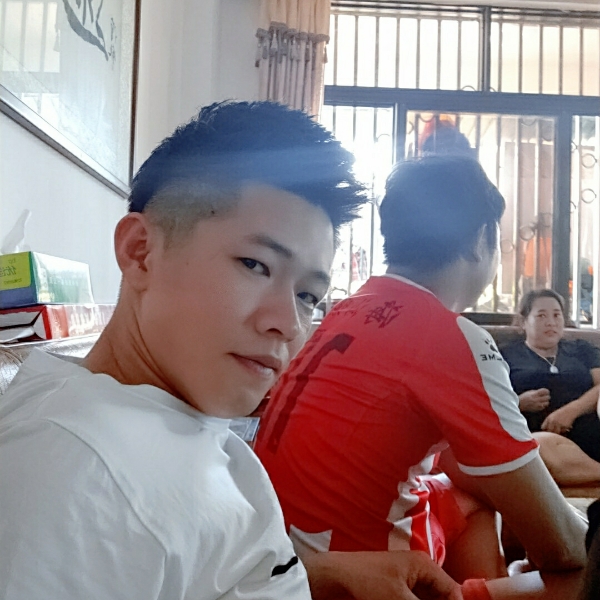 黄振伊的照片