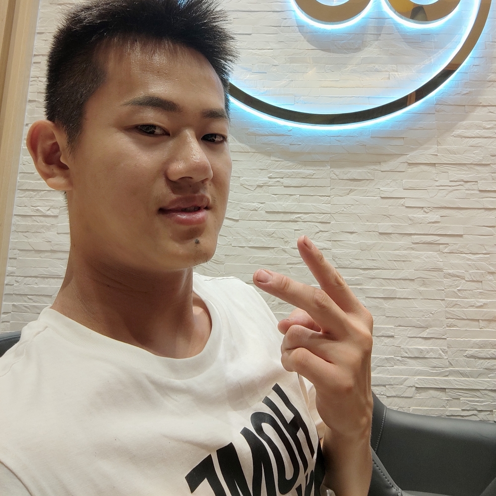 难过方大叔的照片