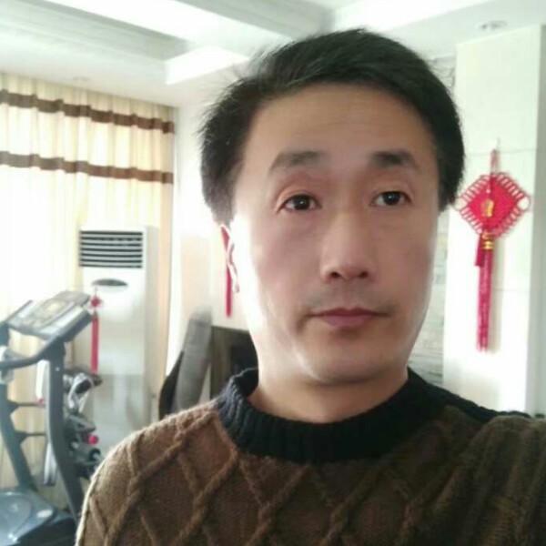 坦诚男的照片