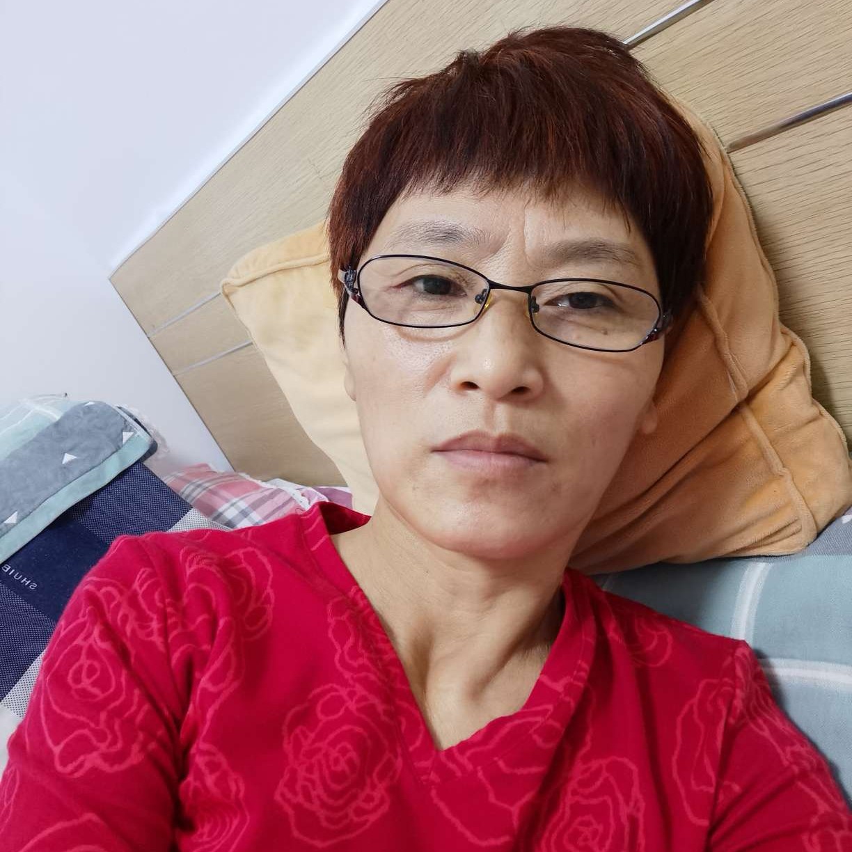 舒心深拥西牛的照片