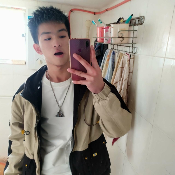 恶魔学长的照片