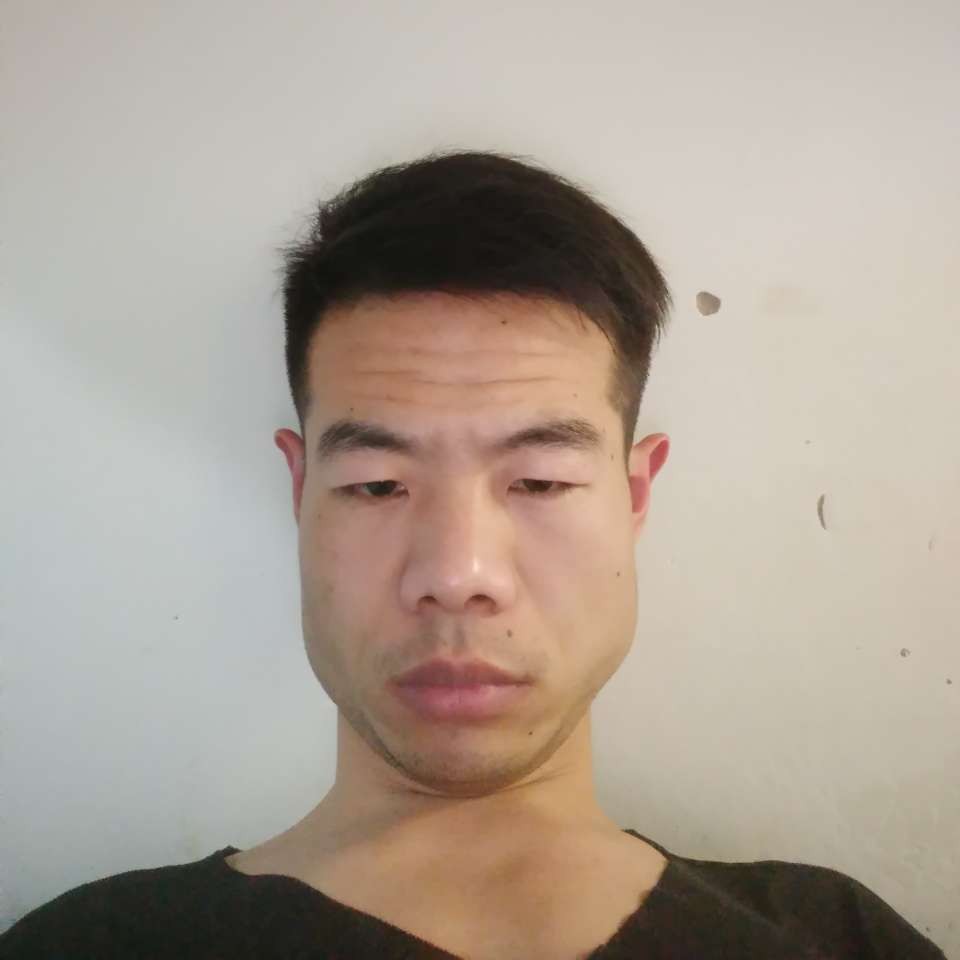刚毅男孩的照片