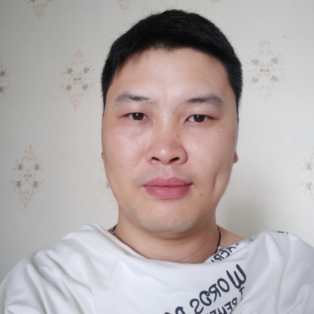 挖粪涂墙的照片