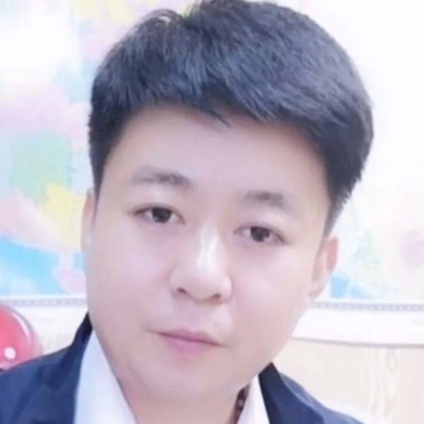 长颈鹿演变贪玩的照片