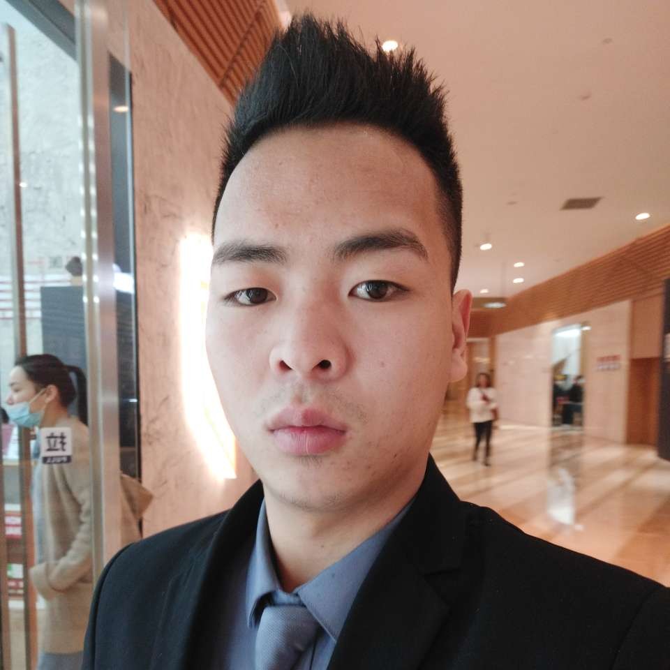 深情还微笑的照片