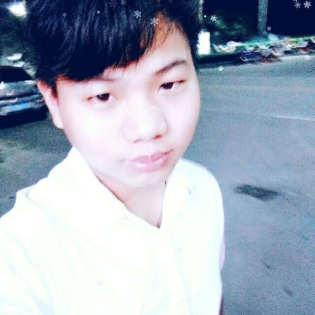 激动等于滑板的照片