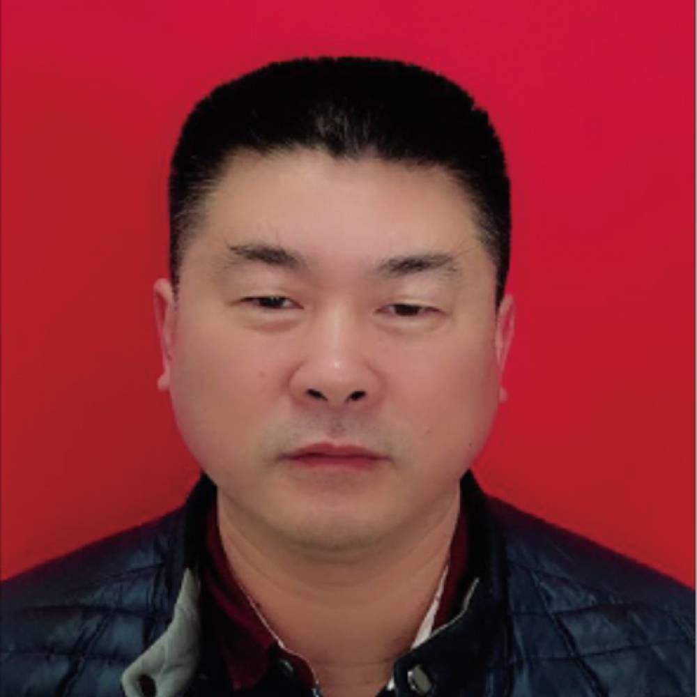 快乐雪中人的照片