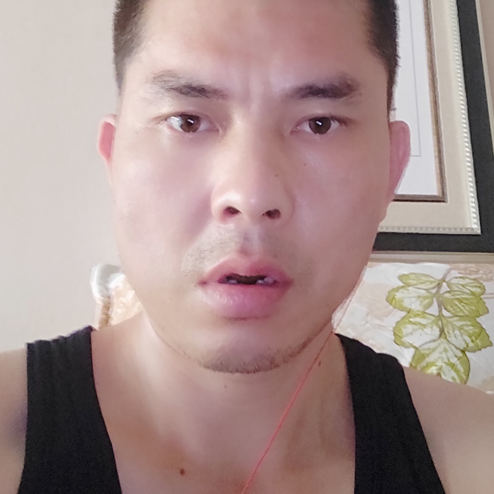 数据线請现代的照片
