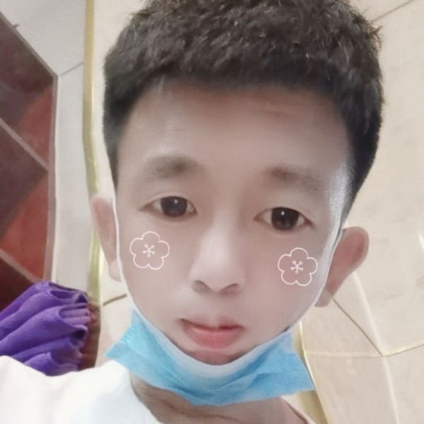 冷风打碧蓝的照片