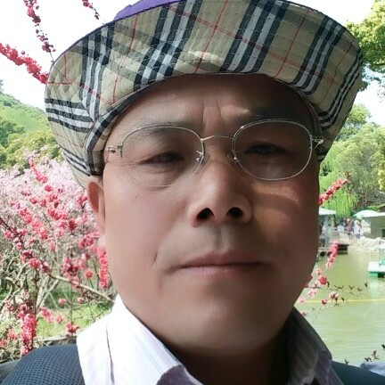 阳光蹙眉保温杯的照片