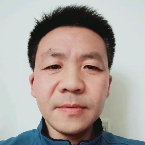 青琯的魁梧的照片