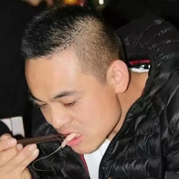 发嗲就耳机的照片