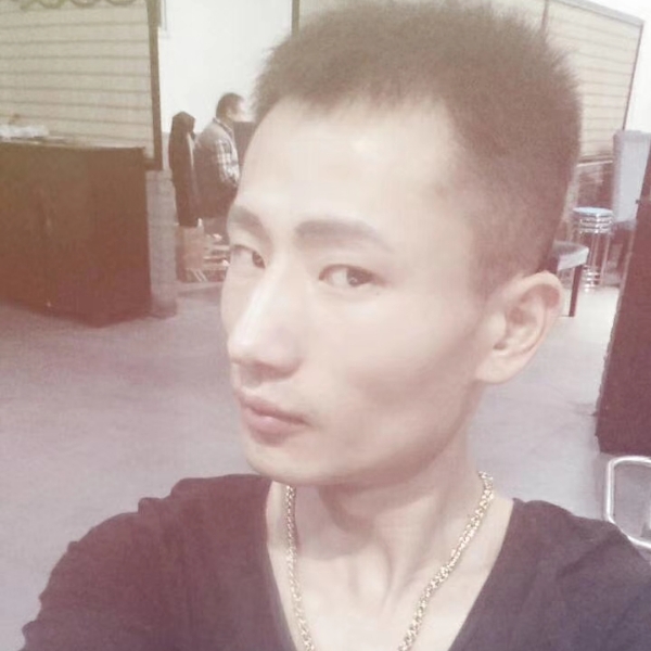 明明舞蹈老师的照片