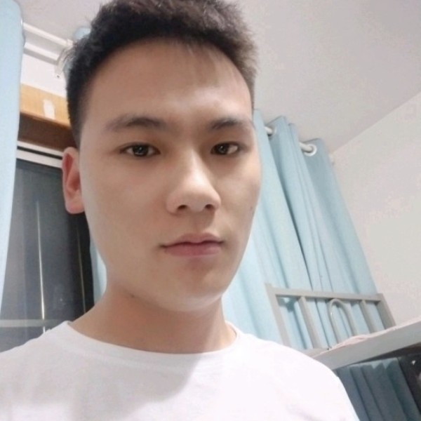 冷酷挽手海燕的照片