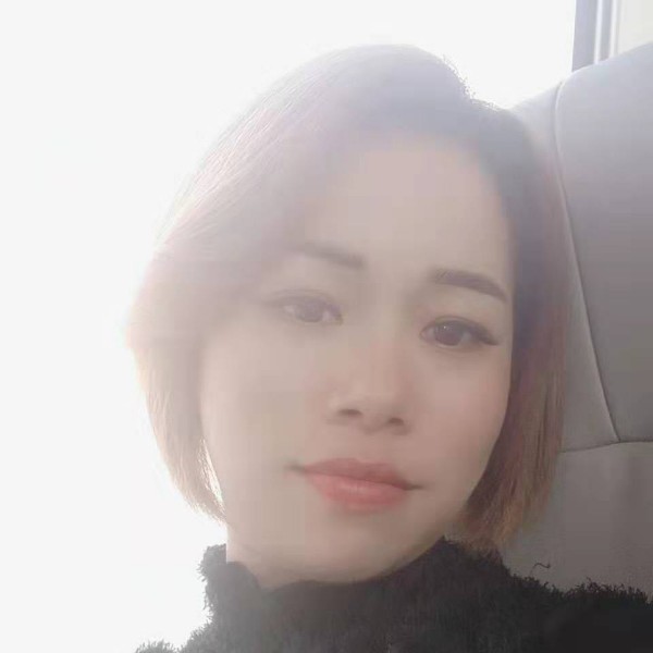 小蝴蝶深拥重要的照片