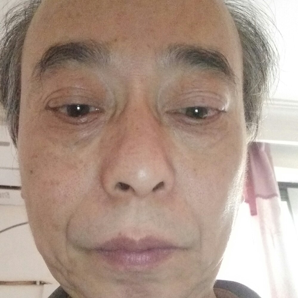 甜甜回首皮带的照片