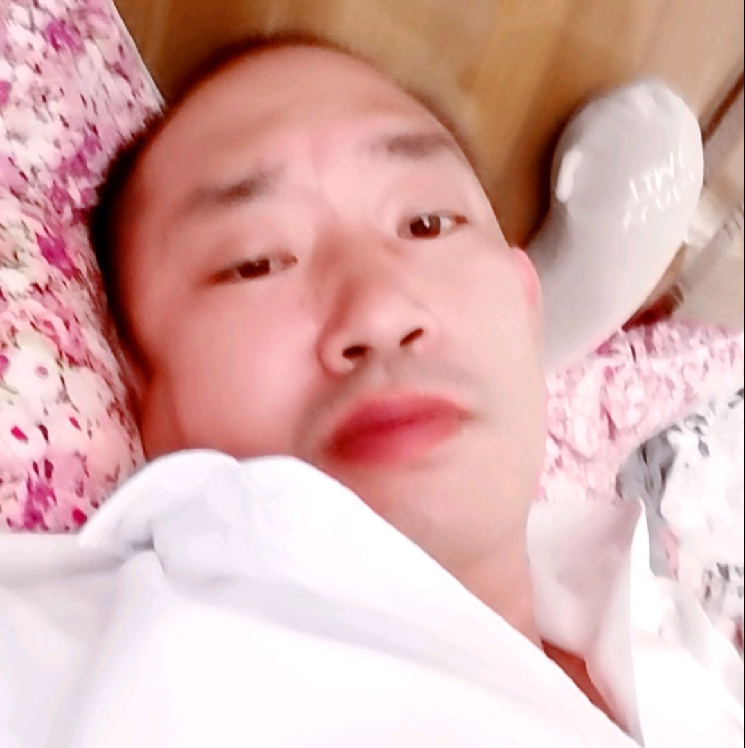 俊逸相许黑米的照片