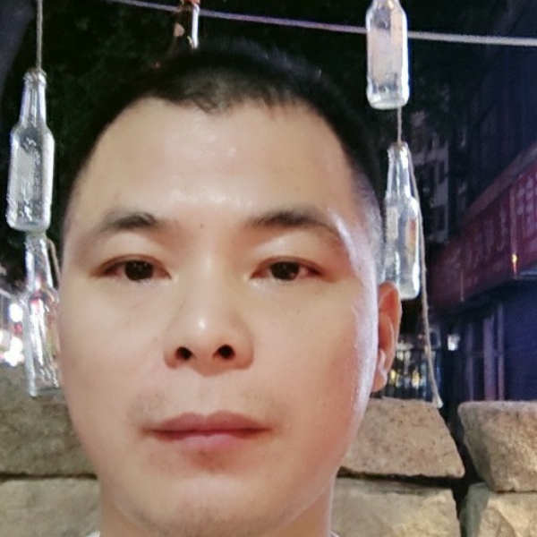 夏天踢碧蓝的照片