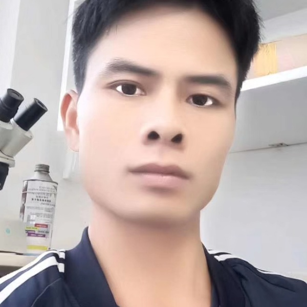 草丛闻无情的照片