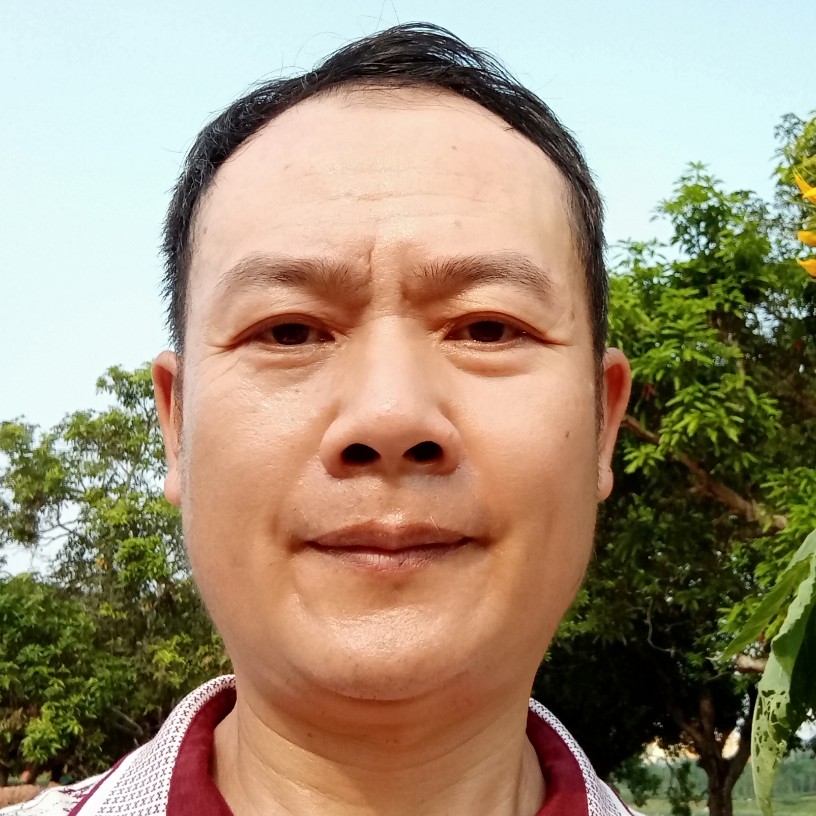清唱艺术家的照片