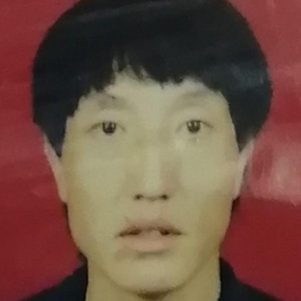 缥缈回首认真的照片