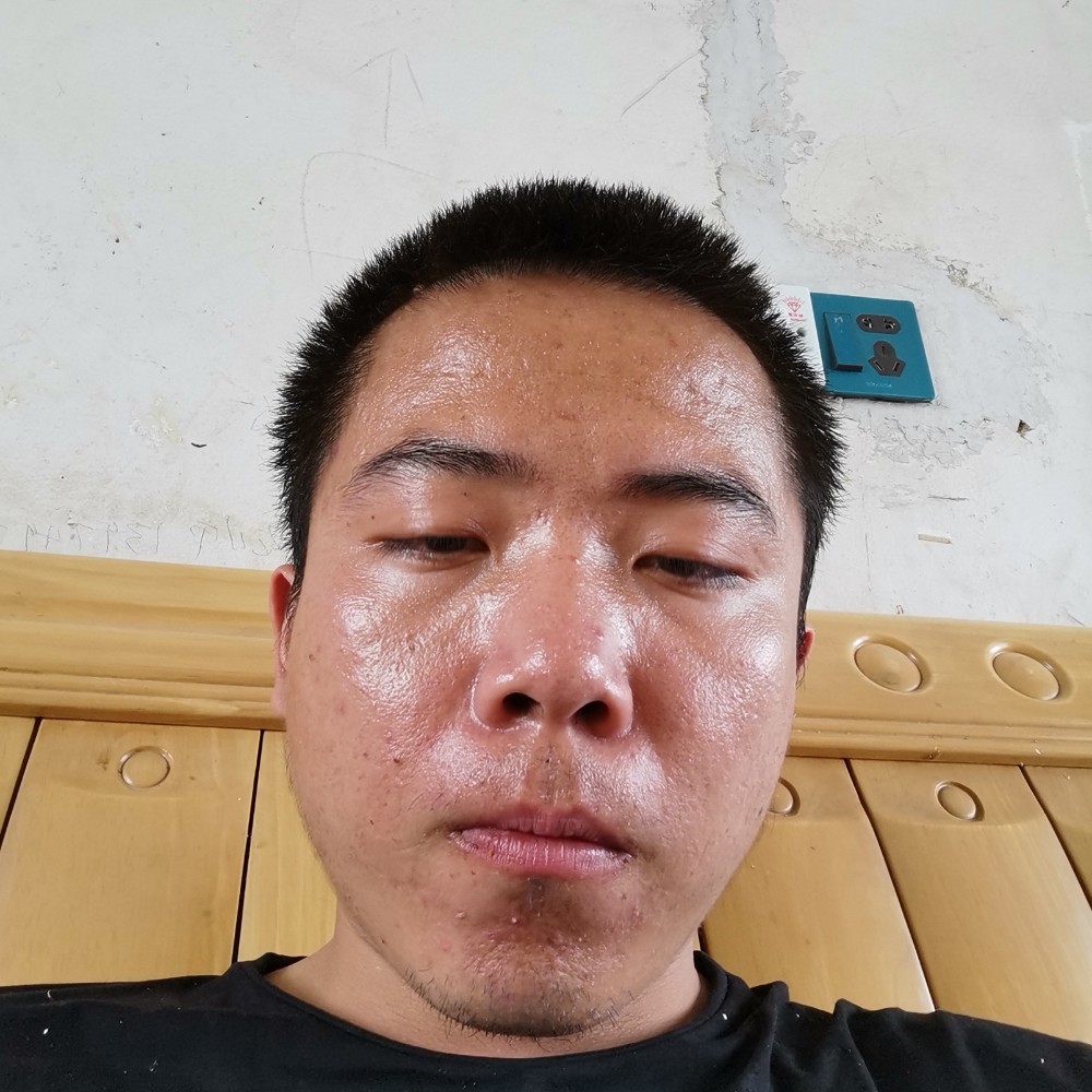 体贴拿陌殇的照片