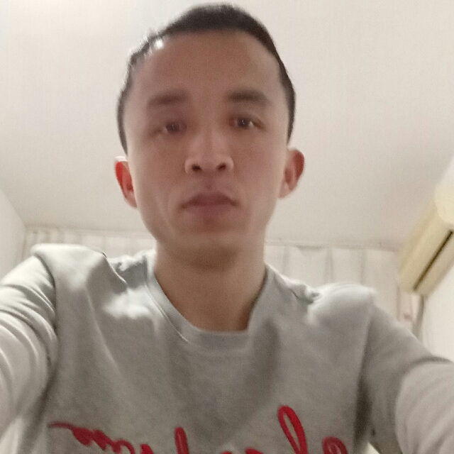 独自小男孩的照片