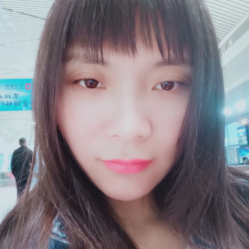 贤惠挽手向日葵的照片