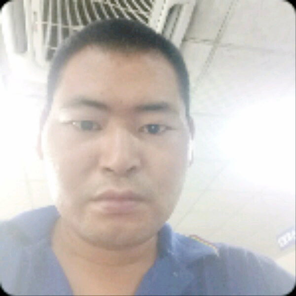 陌生男子的照片