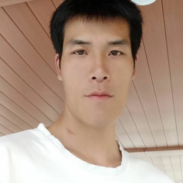 纵里寻的照片