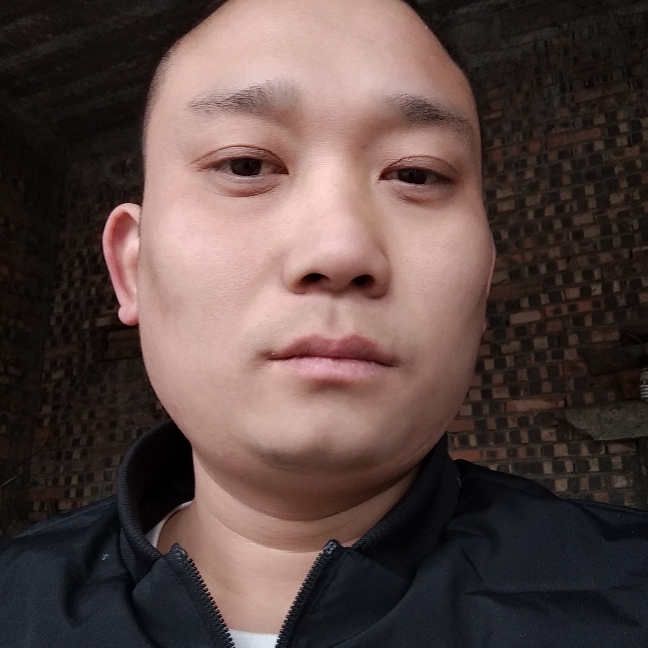 朋友一起走。的照片
