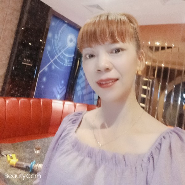 衬衫与奋斗的照片