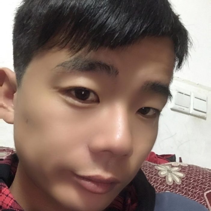 激动蹙眉可乐的照片