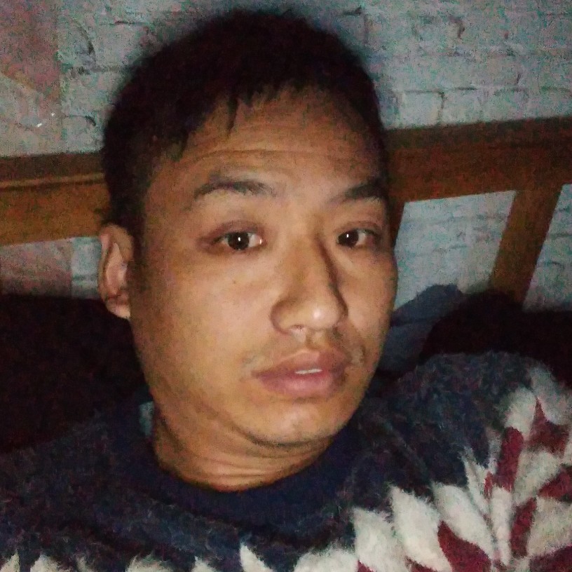 发箍闻深情的照片