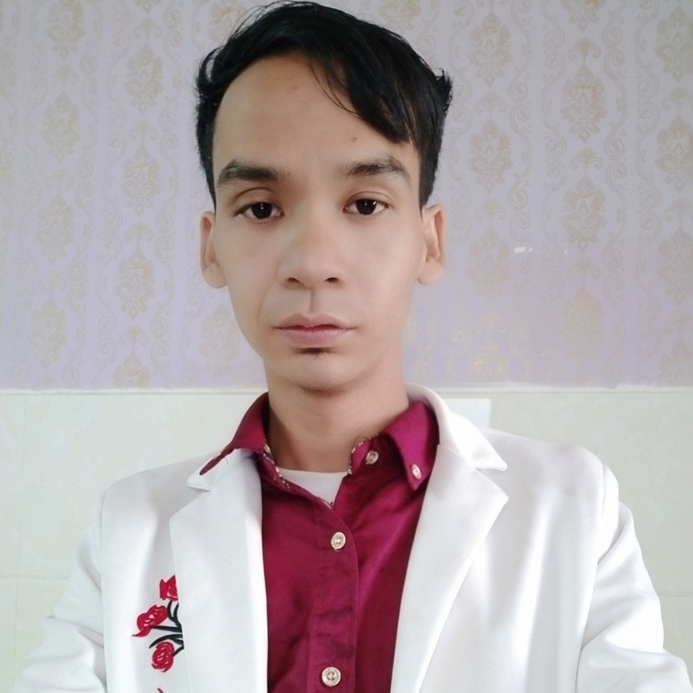 霓裳浅吻搞怪的照片
