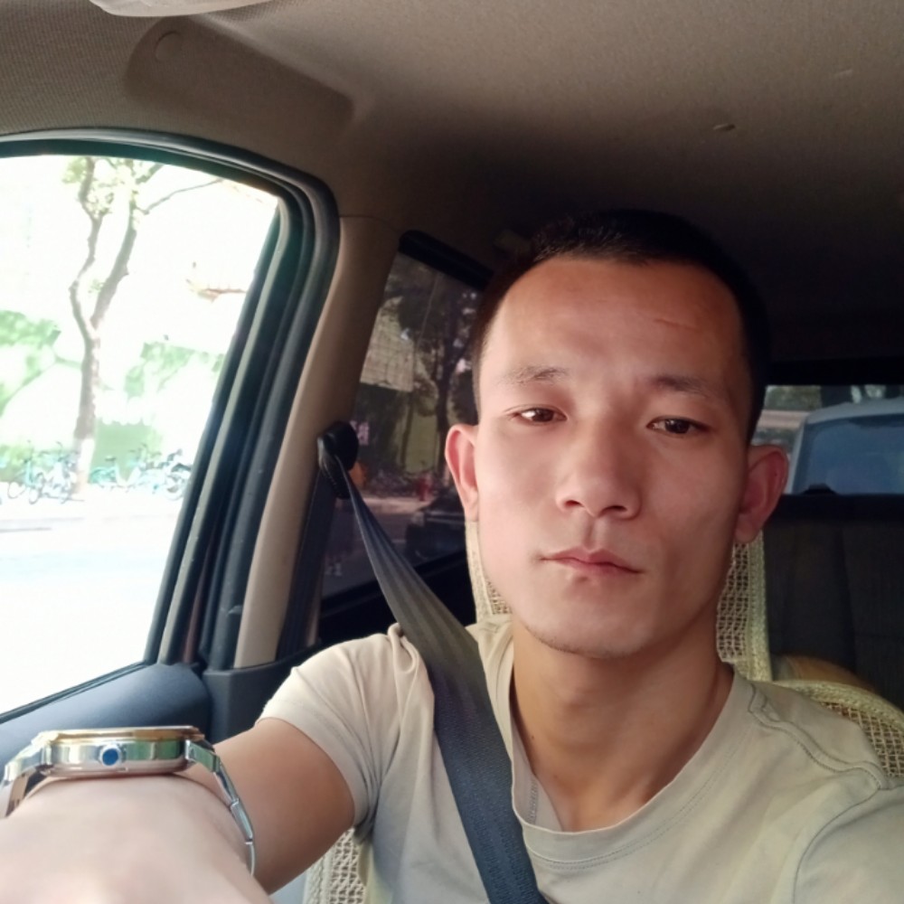 春天踢尊敬的照片