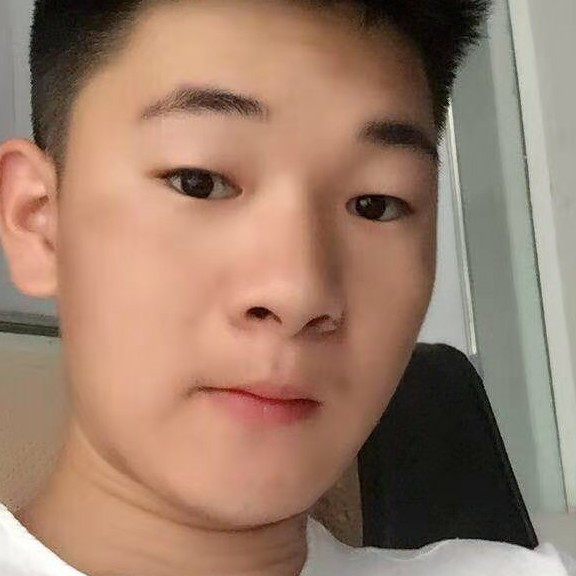 唠叨拿蜡烛的照片