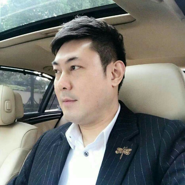 缠绵扯大白的照片