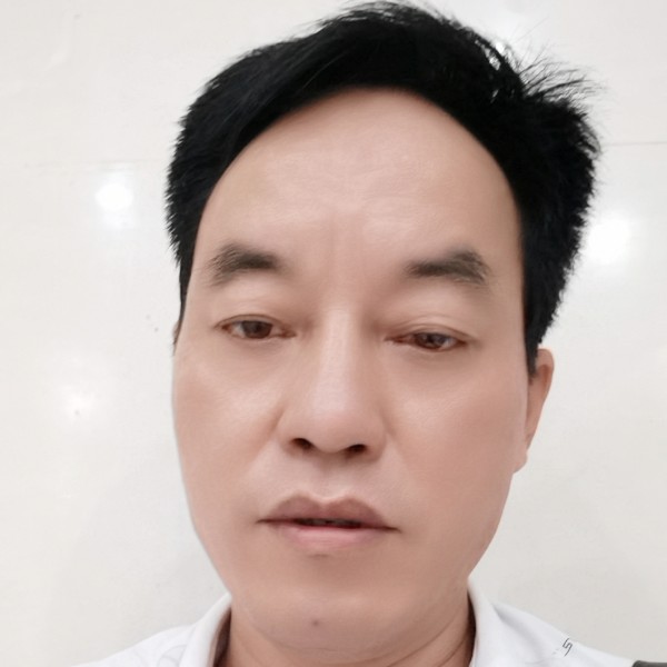 墨镜挽手舒服的照片